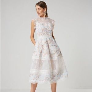 This is an Elliatt dress in size small